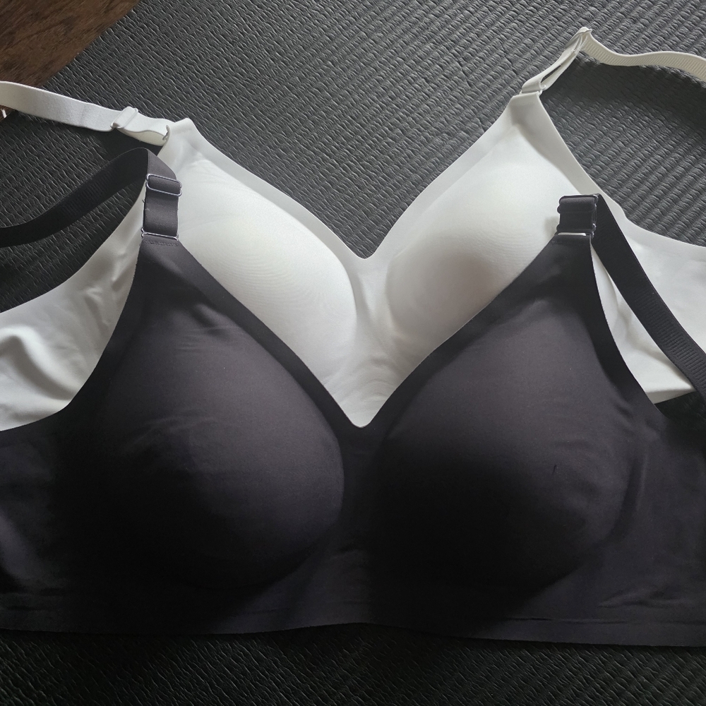 Women's Black and White Intimates Brs Set Of 2. NWOT